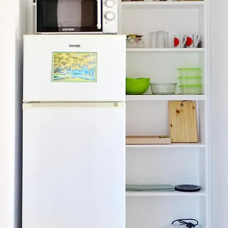 Apartment Marchie's Place - Spacious One Bedroom For Rent On Island